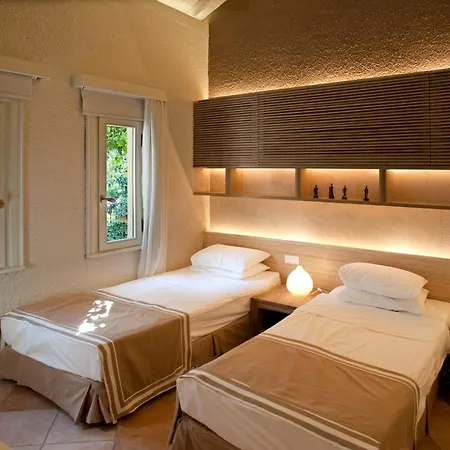 빌라 Kumlubuk Sleeps 3 Pool Air Con Wifi 투룬치