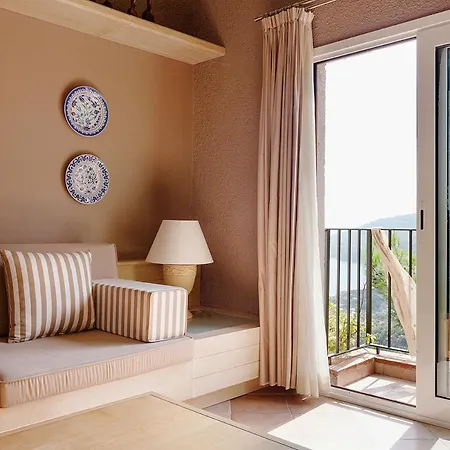 빌라 Kumlubuk Sleeps 3 Pool Air Con Wifi 투룬치